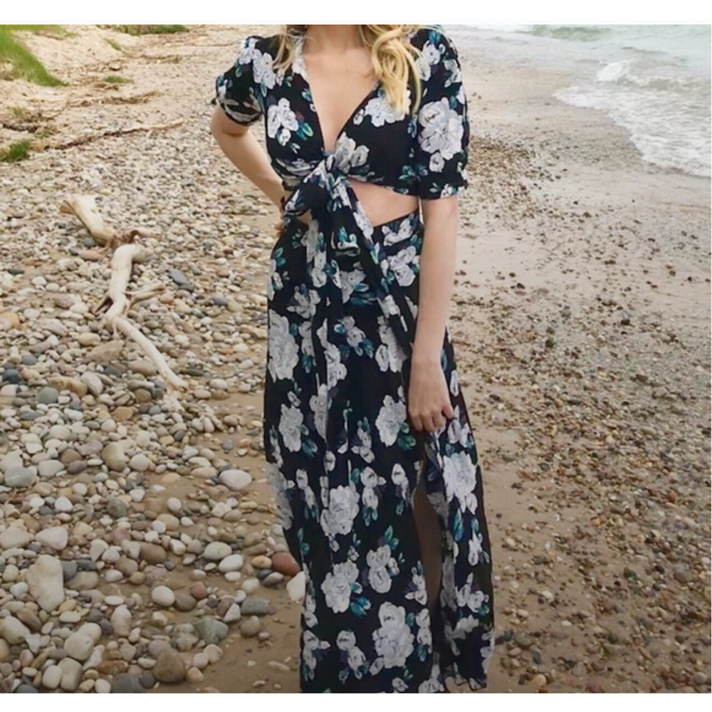 Flynn Skye Deep Secret Floral Wrap Crop Top S Dark Floral Festival Boho Western